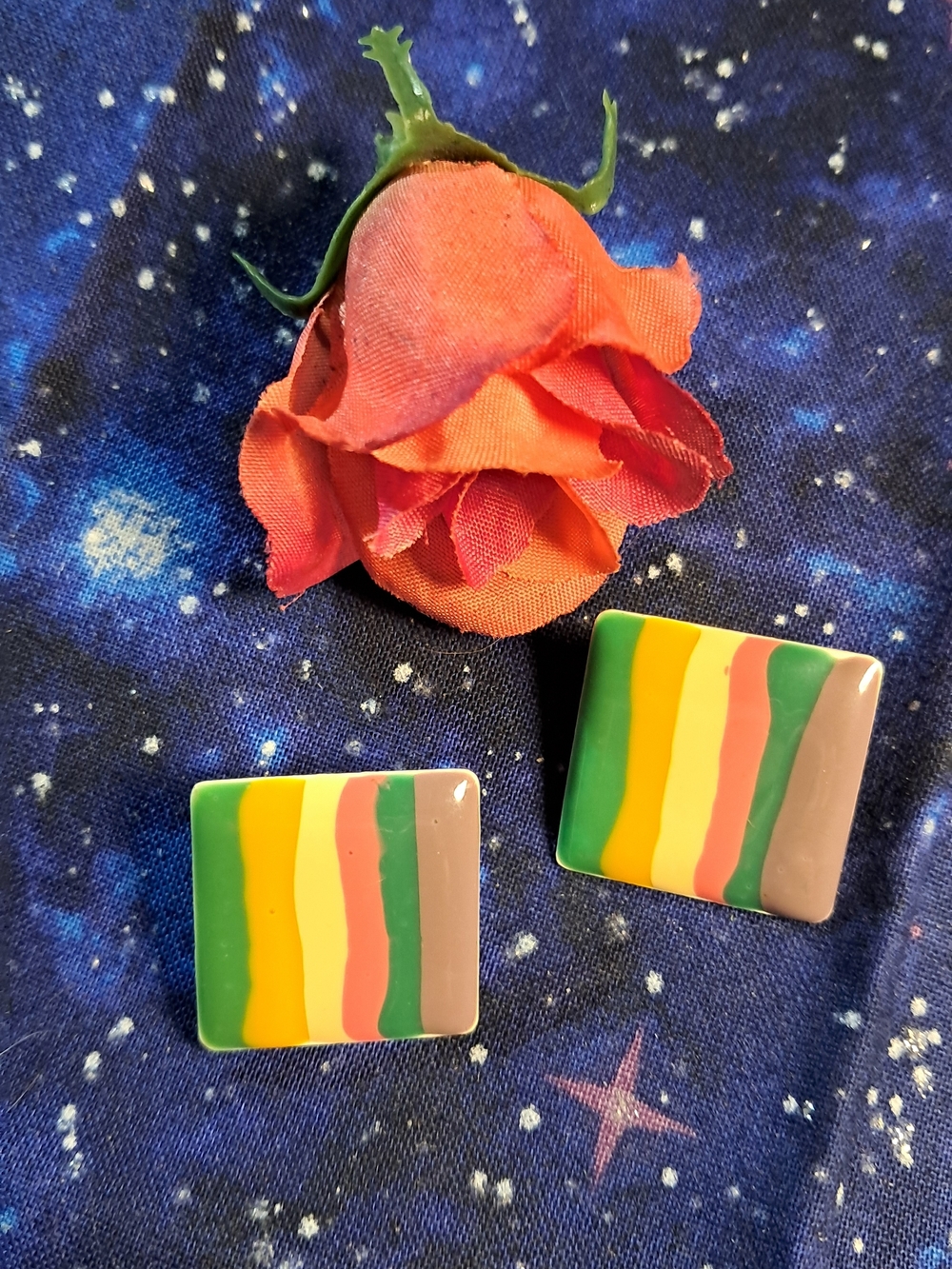 Vintage Colorful Geometric Striped Square Stud Earrings (Silvertone) - Picture 3 of 4